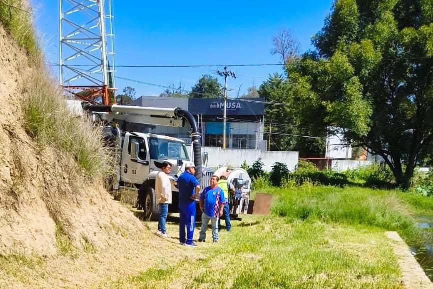 Con camión Váctor, Ayuntamiento de Tlaxcala interviene la infraestructura del Cobat plantel 01 para prevenir riesgos sanitarios